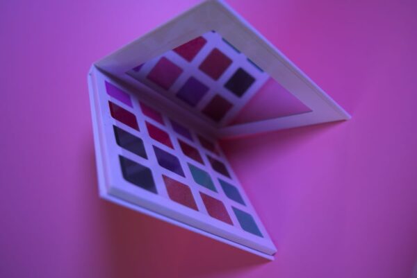 Lens Glam 16 Colors Eye Shadow